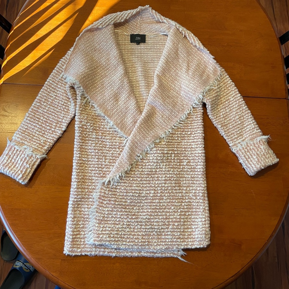 TYLI sweater size large